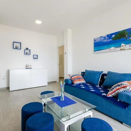 In 39068 Apartment *