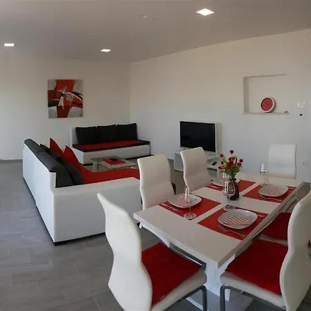 In 39068 Apartment *