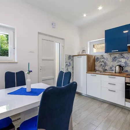 Apartment In 39068 Crikvenica