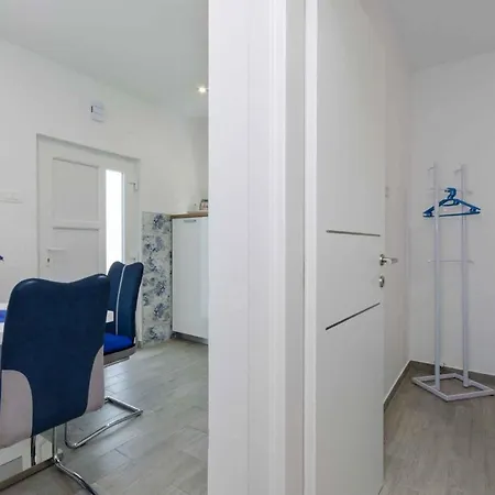 Apartment In 39068 Crikvenica